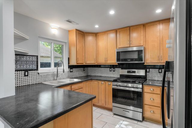 2108 Forest Lakes Boulevard, Charleston, SC 29414