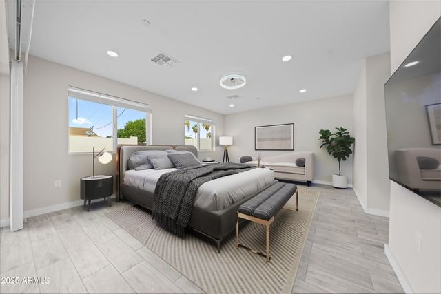 8202 E WHITTON Avenue, Scottsdale, AZ 85251