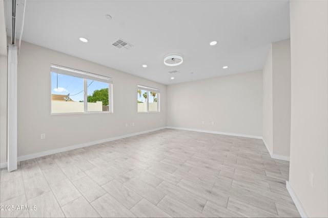 8202 E WHITTON Avenue, Scottsdale, AZ 85251