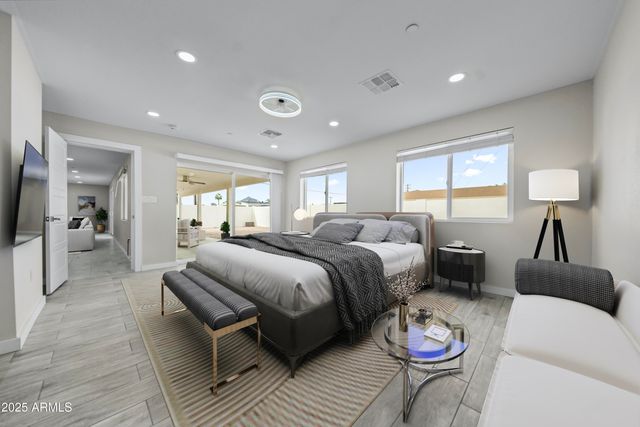 8202 E WHITTON Avenue, Scottsdale, AZ 85251