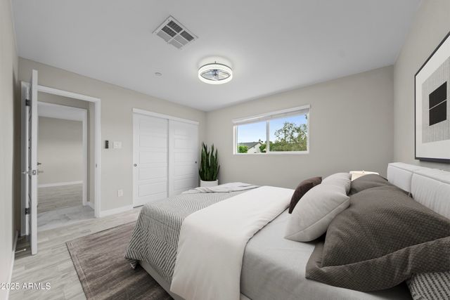 8202 E WHITTON Avenue, Scottsdale, AZ 85251