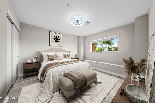 8202 E WHITTON Avenue, Scottsdale, AZ 85251