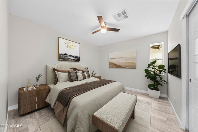 8202 E WHITTON Avenue, Scottsdale, AZ 85251