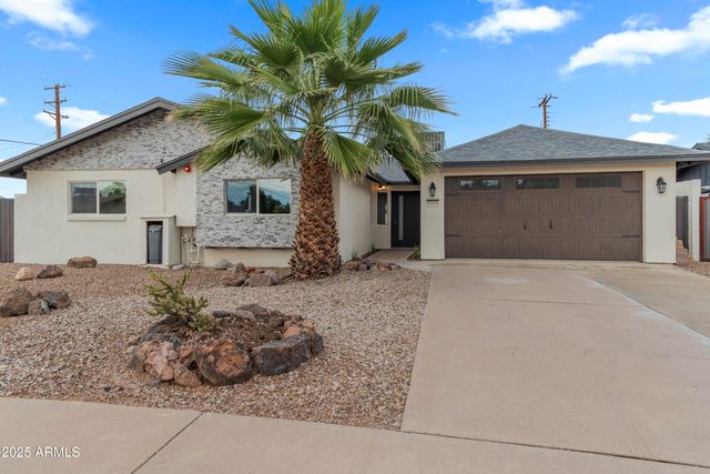 8202 E WHITTON Avenue, Scottsdale, AZ 85251