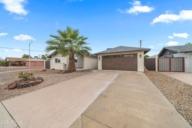 8202 E WHITTON Avenue, Scottsdale, AZ 85251