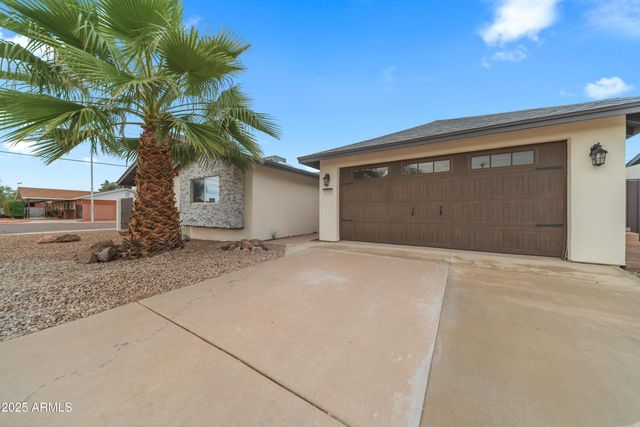 8202 E WHITTON Avenue, Scottsdale, AZ 85251