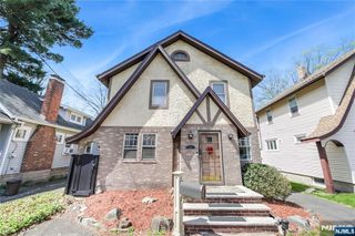 6 Colonial Court, Dumont, NJ 07628