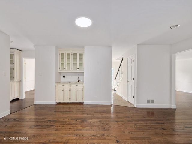 5 Norris Drive, Burr Ridge, IL 60527