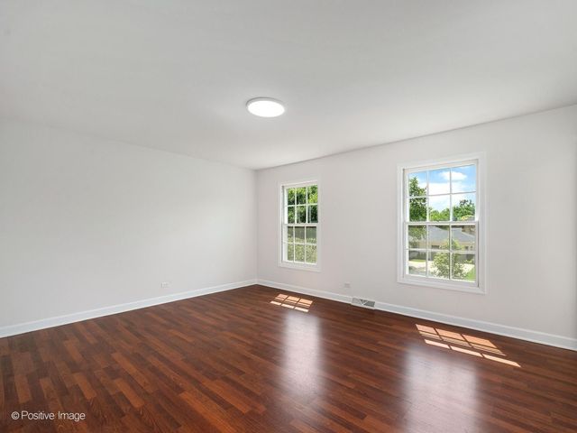 5 Norris Drive, Burr Ridge, IL 60527