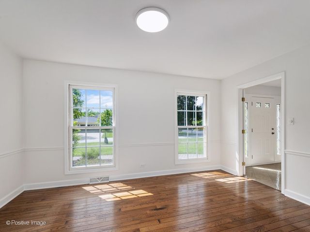 5 Norris Drive, Burr Ridge, IL 60527