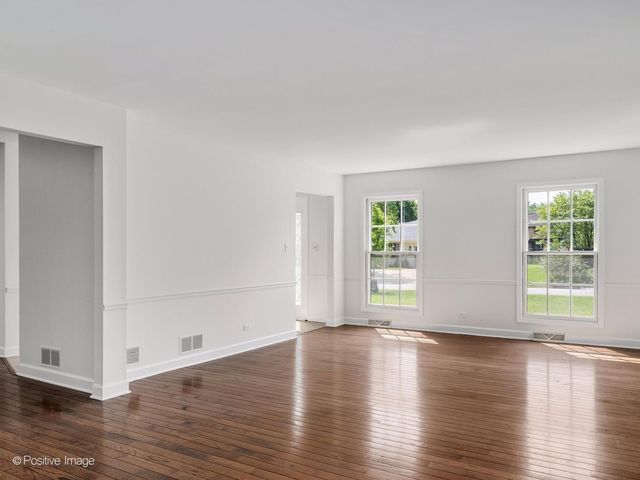 5 Norris Drive, Burr Ridge, IL 60527