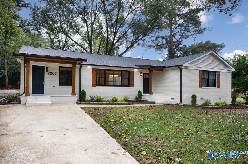 2202 Viscount Drive NW, Huntsville, AL 35810