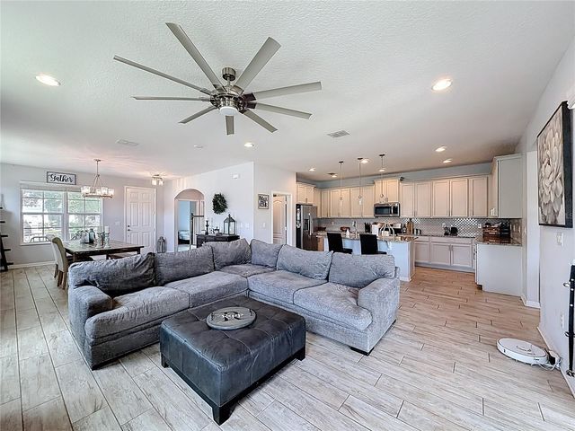 8150 GRAY KINGBIRD DRIVE, Winter Garden, FL 34787