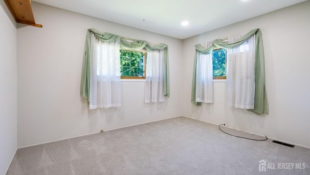 50 Sand Hills Road, South Brunswick, NJ 08824