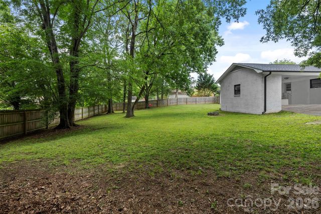 224 Sturbridge Drive, Charlotte, NC 28214