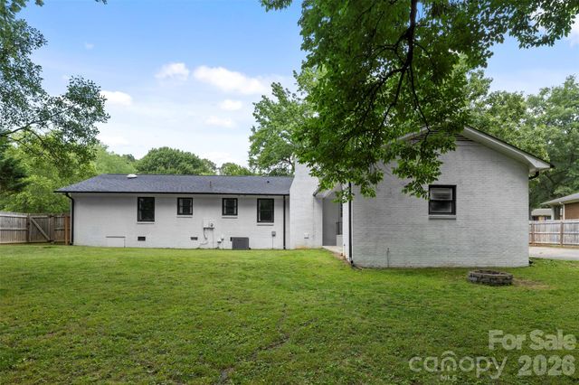 224 Sturbridge Drive, Charlotte, NC 28214