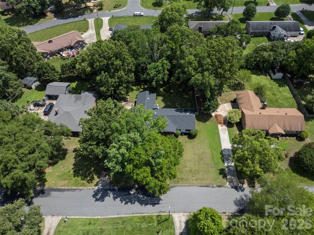 224 Sturbridge Drive, Charlotte, NC 28214