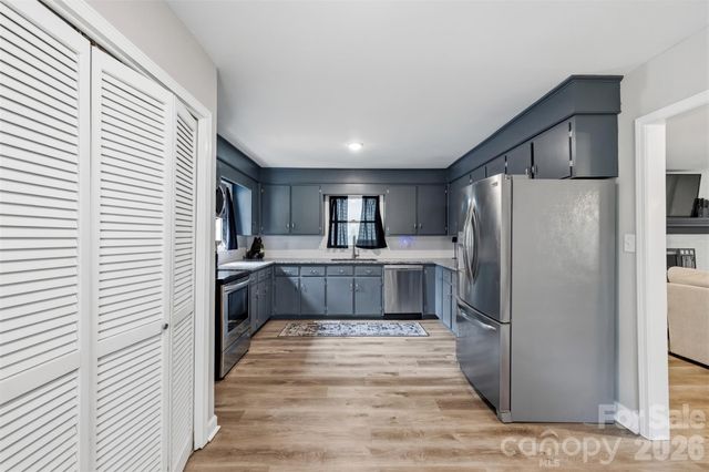 224 Sturbridge Drive, Charlotte, NC 28214