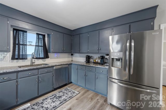 224 Sturbridge Drive, Charlotte, NC 28214