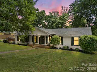 224 Sturbridge Drive, Charlotte, NC 28214