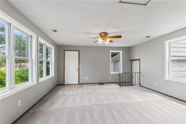 2412 NE 59th Terrace, Kansas City, MO 64118