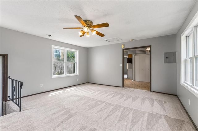 2412 NE 59th Terrace, Kansas City, MO 64118