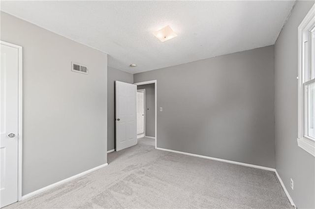 2412 NE 59th Terrace, Kansas City, MO 64118