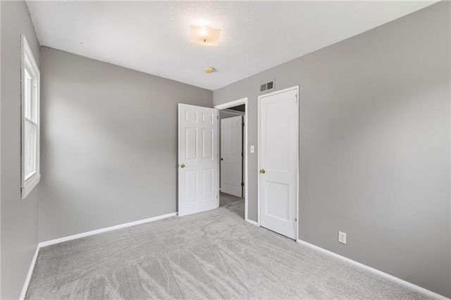 2412 NE 59th Terrace, Kansas City, MO 64118