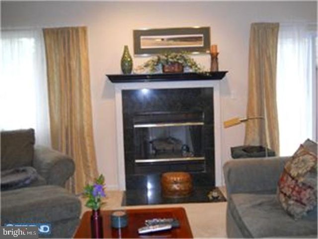 9 LEXINGTON CT, Princeton, NJ 08540