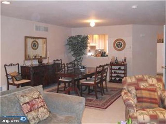 9 LEXINGTON CT, Princeton, NJ 08540