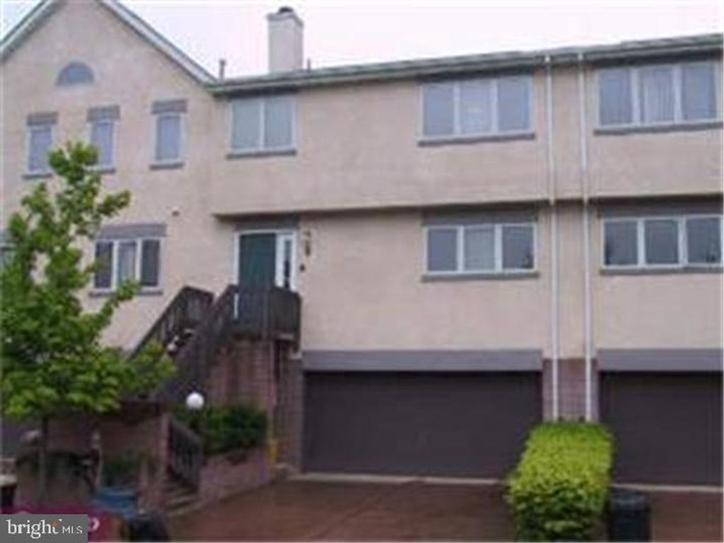 9 LEXINGTON CT, Princeton, NJ 08540
