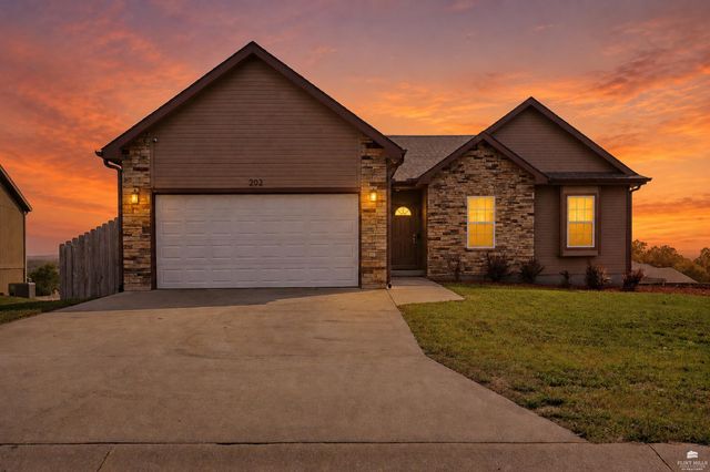 202 Kelly Lane, St. George, KS 66535