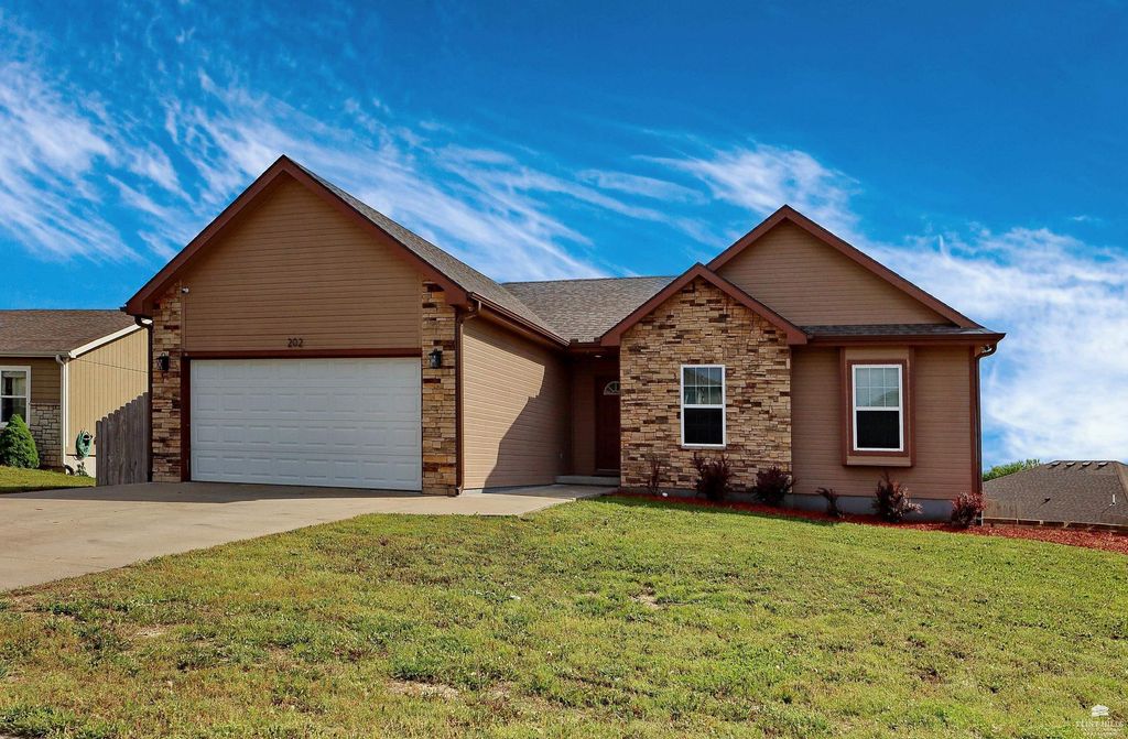 202 Kelly Lane, St. George, KS 66535