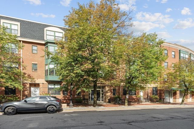 3 Douglas Park 316, Boston, MA 02118