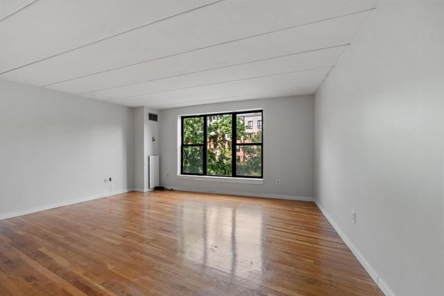 3 Douglas Park 316, Boston, MA 02118