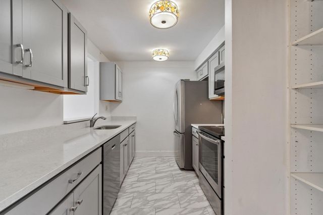 3 Douglas Park 316, Boston, MA 02118