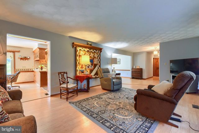 125 OLD MILL RD, Shermans Dale, PA 17090