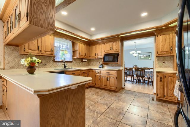 125 OLD MILL RD, Shermans Dale, PA 17090