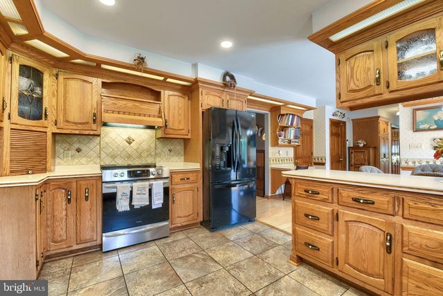 125 OLD MILL RD, Shermans Dale, PA 17090