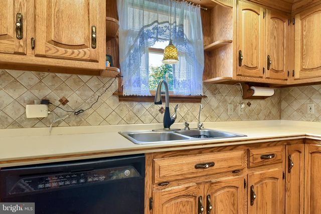 125 OLD MILL RD, Shermans Dale, PA 17090