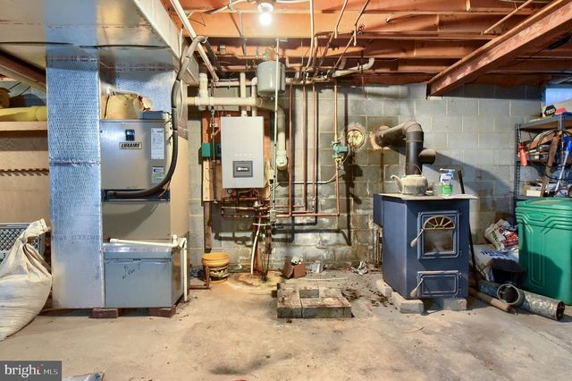 125 OLD MILL RD, Shermans Dale, PA 17090
