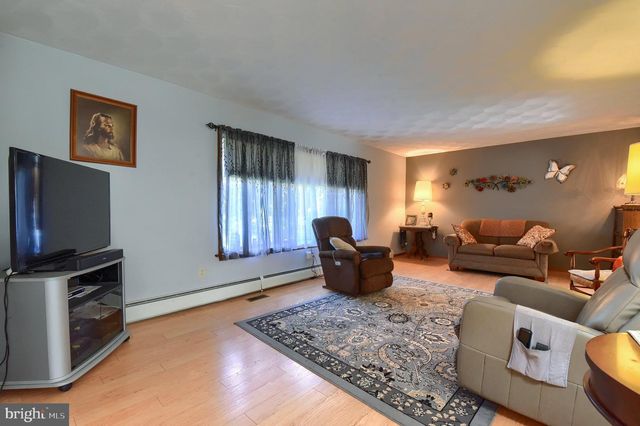 125 OLD MILL RD, Shermans Dale, PA 17090