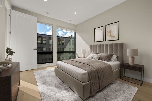 340 W 2nd Street 13, Boston, MA 02127