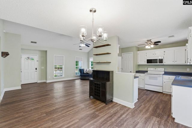 6 Woodlands Ridge Ct, Columbia, SC 29229