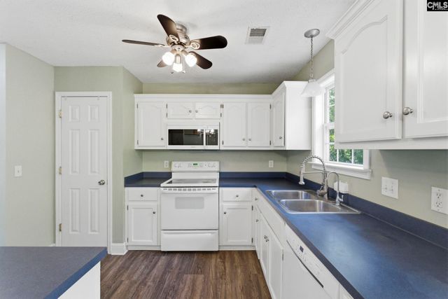 6 Woodlands Ridge Ct, Columbia, SC 29229
