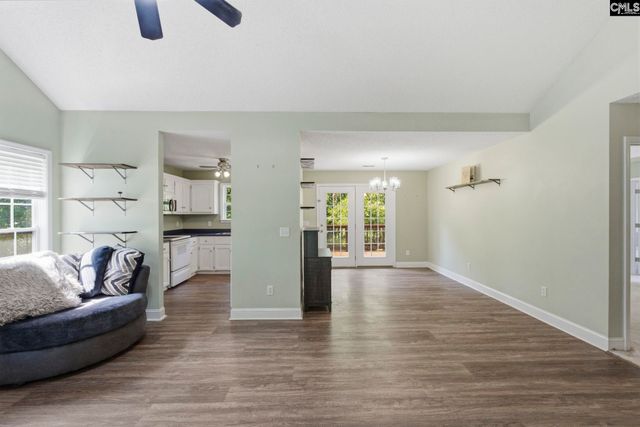 6 Woodlands Ridge Ct, Columbia, SC 29229