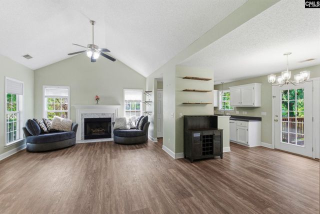 6 Woodlands Ridge Ct, Columbia, SC 29229