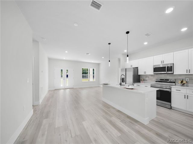 8790 N Elkcam Boulevard, Citrus Springs, FL 34433