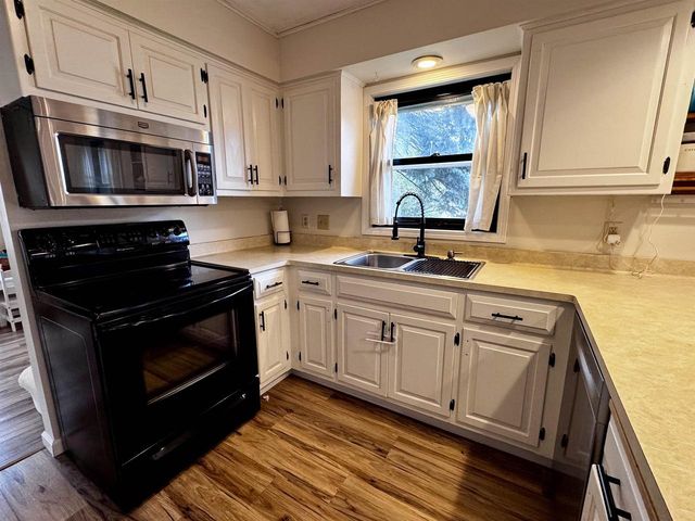 1115 Hiawatha Drive, Beaver Dam, WI 53916
