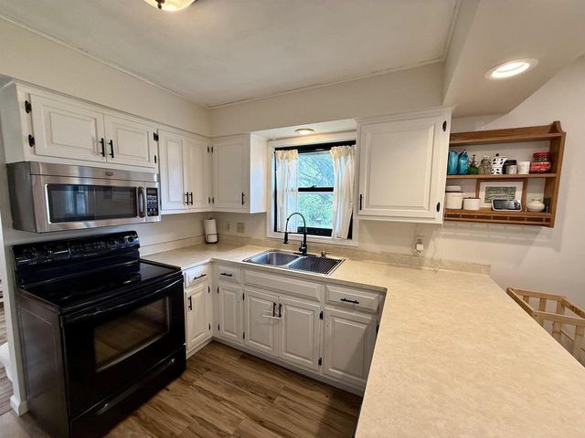 1115 Hiawatha Drive, Beaver Dam, WI 53916